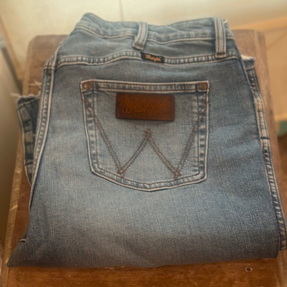 Wranglers Women’s high Rise trouser size 32x34 long - Picture 9 of 11